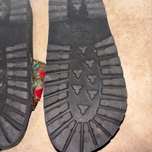 🌹GUCCI BROCADE FLORAL SLIDES🥰 - Picture 4 of 4
